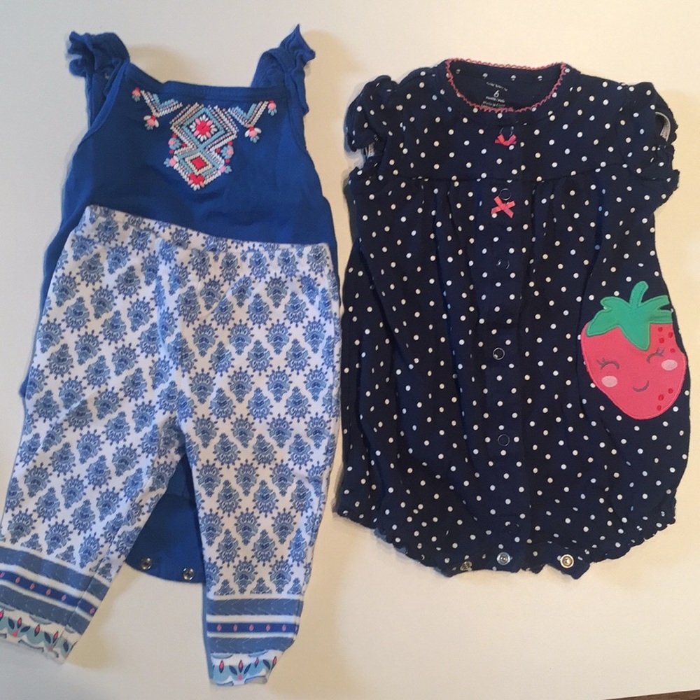 Size 6 month Carters baby girl outfits